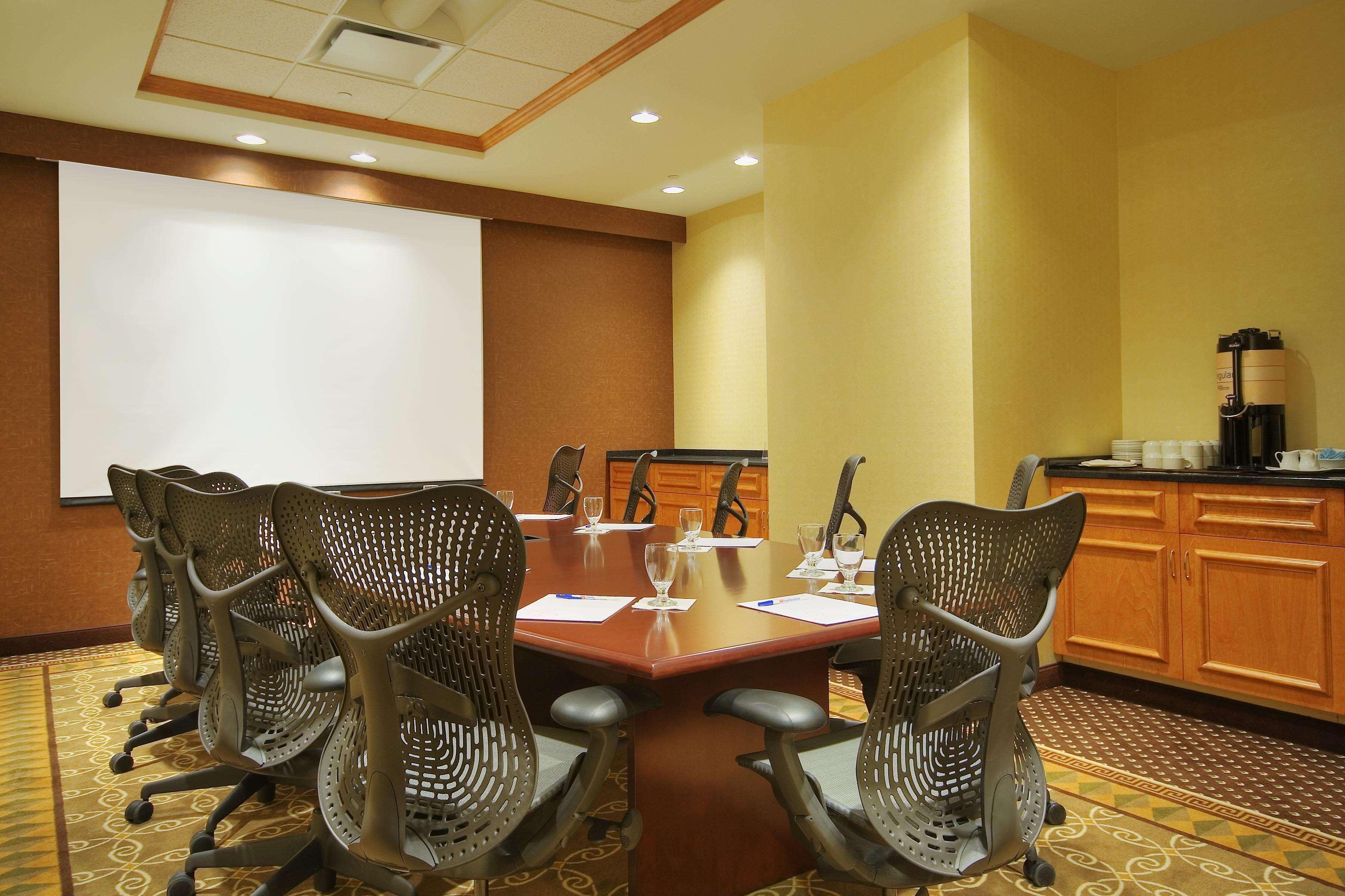 Hilton Garden Inn Montreal Centre-Ville Negocio foto
